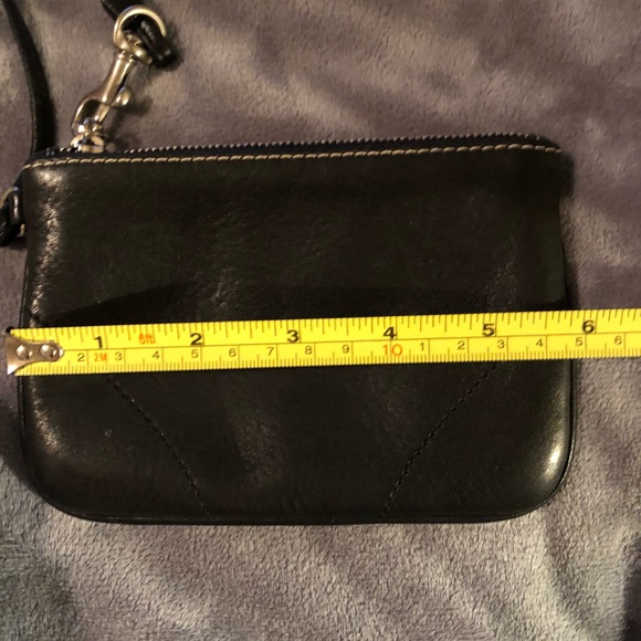🌹Plain classic black leather wristlet from Coach - Picture 5 of 7